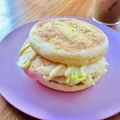 ねっちゃんっ's cooksnap of when they made イングリッシュマフィンのとろたまバーガー.