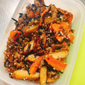 tonmyee's cooksnap of when they made ひじきとさつま揚げの甘辛豚そぼろ炒め.