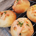 ☆ｷｬｻﾘﾝ☆'s cooksnap of when they made バター不使用＊とろ〜り明太マヨチーズパン.