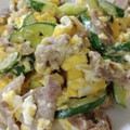 みか721's cooksnap of when they made きゅうりと豚肉と卵炒め.