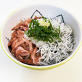 yukakobi☆'s cooksnap of when they made 釜揚げ桜えびと釜揚げしらす干しの二色丼.