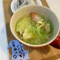 yu🐓's cooksnap of when they made 手抜き！冷凍餃子とソーセージの中華スープ.