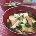 イベ長's cooksnap of when they made 筍とわかめとエンドウマメのお吸い物.