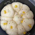 クック0HFIMK☆'s cooksnap of when they made 炊飯器で簡単(•8•)ひよこちぎりパン.