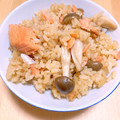 ステルトミチル's cooksnap of when they made 焼き鮭としめじの炊き込みご飯….