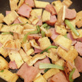 ＊きょうちゃん＊'s cooksnap of when they made お弁当に♪小松菜とハムと油揚げの炒め煮.