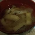 あゆたっくん's cooksnap of when they made 5分で味噌汁！新玉ねぎとシメジの味噌汁♪.