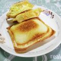 ＠迷子＠'s cooksnap of when they made キャべたまホットサンド.