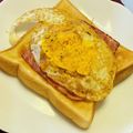 y1123♡'s cooksnap of when they made 朝食に♡簡単ベーコンエッグトースト.