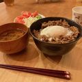 ねこのまんま！'s cooksnap of when they made 豚こまの甘辛ガーリック丼~温玉乗せ~.