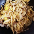 ツァディ's cooksnap of when they made エノキとブナシメジのバター醤油玉子とじ.