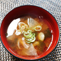 もふもふクロさん's cooksnap of when they made 大根とわかめのみそ汁♪.