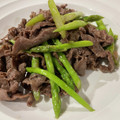 くじら食堂's cooksnap of when they made 簡単♡牛肉とアスパラのサッパリ炒め.
