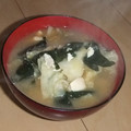 きらり流れ星's cooksnap of when they made 懐かしOLC社食:キャベツとワカメ味噌汁.