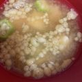 snow012's cooksnap of when they made 揚げ玉入り　オクラとお豆腐のお味噌汁　.
