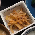 xMARILYNx's cooksnap of when they made ★大根の皮と油揚げのきんぴら★.