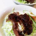 yukky☆mama's cooksnap of when they made 焼肉の下に千切りキャベツ.