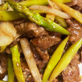 ×ハチ×'s cooksnap of when they made 牛肉とアスパラガスのオイスターソース炒め.