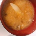 クックS5N2AF☆'s cooksnap of when they made 減塩！くずし豆腐ときのこの味噌汁.