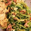 yocchi０２７７'s cooksnap of when they made 豆腐入り豆苗とベーコンのオイスター炒め.