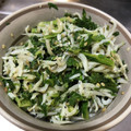 milsalud's cooksnap of when they made 簡単♪セロリの葉としらすの白だし炒め.