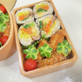 〜みみ〜's cooksnap of when they made 簡単 きゅうり お花 飾り切り お弁当.
