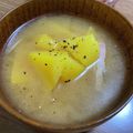 お塩と砂糖's cooksnap of when they made かぼちゃとベーコンのお味噌汁〃.