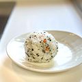 かっちゃん杉's cooksnap of when they made ごましおわかめおにぎり.