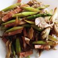 MAXA！'s cooksnap of when they made 舞茸入アスパラベーコンのバタポン炒め.