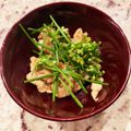 2michi's cooksnap of when they made ニラの花と豚のひき肉の炒め物.