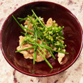 2michi's cooksnap of when they made ニラの花と豚のひき肉の炒め物.