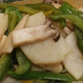 テコテコテコ's cooksnap of when they made 長芋とピーマンのバター醤油炒め.