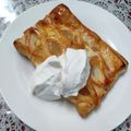 SUNMOONMOM's cooksnap of when they made 水切りヨーグルトinアップルパイ.