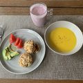 Spring87's cooksnap of when they made HMでスコーン　オニオンベーコンチーズ.