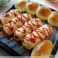 モロタカ's cooksnap of when they made ぐるぐる★ソーセージパン【乳製品不使用】.