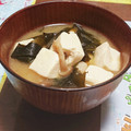 こともみ's cooksnap of when they made 時短簡単☆しめじと豆腐の味噌汁.