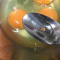 フジぽん's cooksnap of when they made ボールに卵の殻が入ったら！スプーンで簡単.