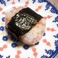 みりん調味料's cooksnap of when they made 鮭フレークの海苔巻きおにぎり♡しめ海苔♡.