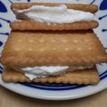 むぴょこぴょこん's cooksnap of when they made 簡単水切りヨーグルトで手作りアイスサンド.