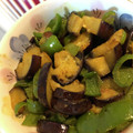 料理ニガテ系女子☆'s cooksnap of when they made 夏おかず☀茄子とピーマンのカレー炒め.