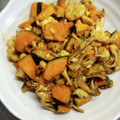 mi_co22's cooksnap of when they made かぼちゃとまいたけと鶏肉の深煎りごま炒め.