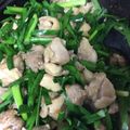 葉月優希's cooksnap of when they made 〖鶏もも肉と青ニラのガーリック醤油炒め〗.