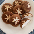 プルンバゴ's cooksnap of when they made しいたけの飾り切り　花と松.