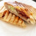 きらら15's cooksnap of when they made 全粒粉入りさくさくパニーニ.