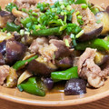 食い倒れママ's cooksnap of when they made 豚肉・なす・玉ねぎ・ししとうのみそいため.