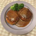 あいちー☻'s cooksnap of when they made 胃袋つかむ☆簡単やわらか煮込みハンバーグ.
