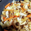 猫ﾏンﾏ's cooksnap of when they made カリカリ鶏皮と残り野菜の甘辛中華炒め.