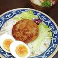 2児ママみきてぃ's cooksnap of when they made 簡単ハンバーグ丼.