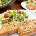Superlittleboo's cooksnap of when they made 【サーモンムニエル】焼くだけ簡単.