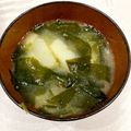 クックCKWZHQ☆'s cooksnap of when they made 新じゃがとネギとワカメのお味噌汁.